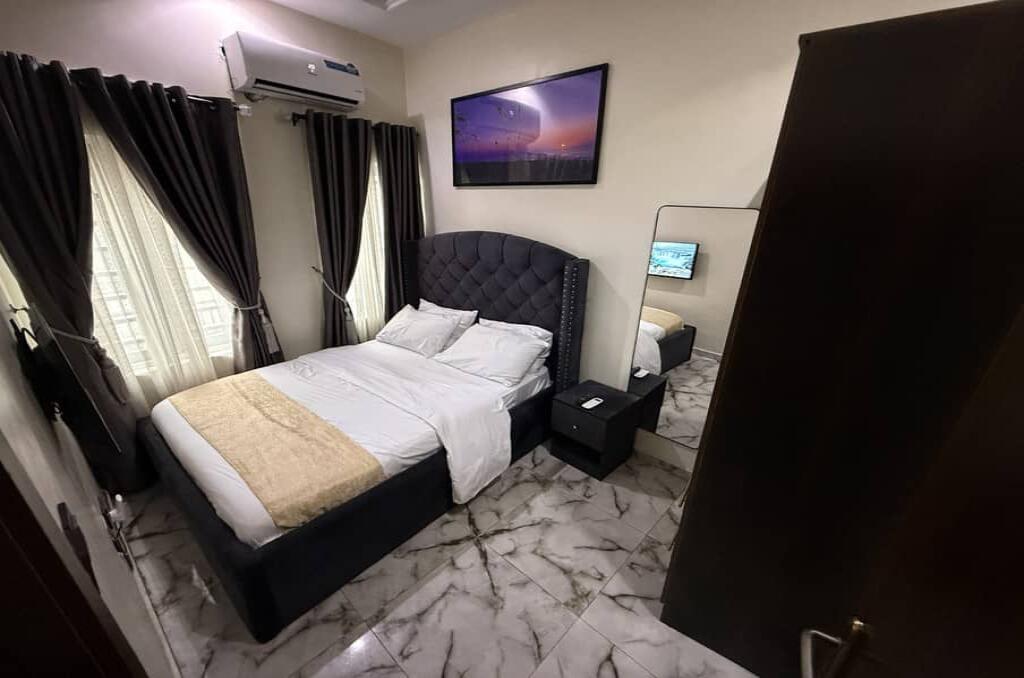 Room Image 3